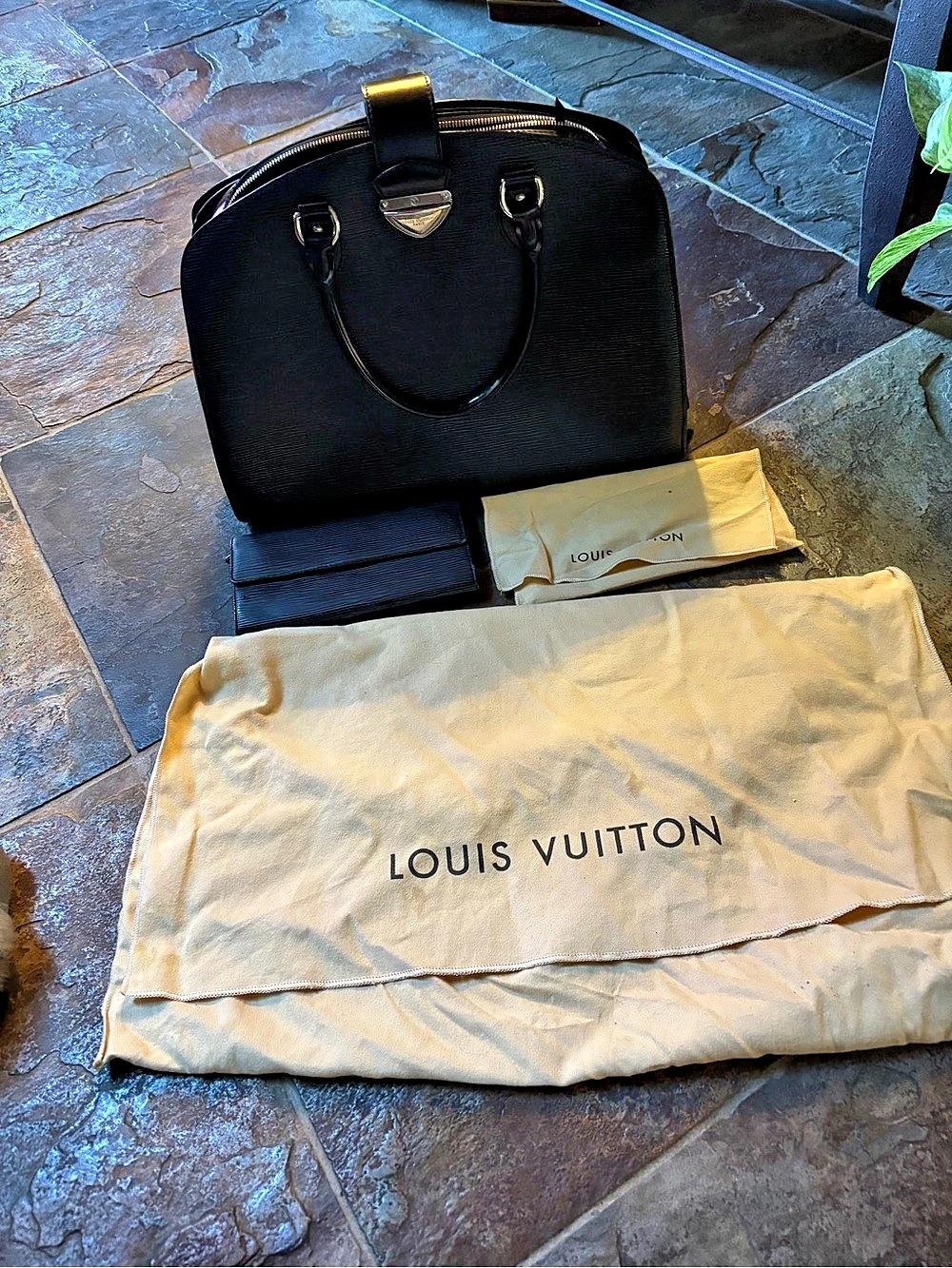 Louis Vuitton Pont-Neuf PM Black Satchel